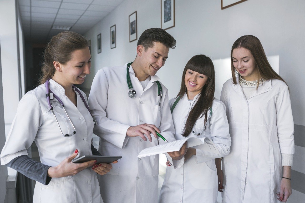 Medical staff collaborating